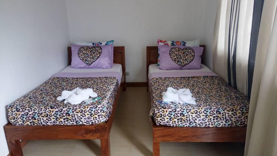Florabells Iraya Guest House - Batanes Basco Kültér fotó