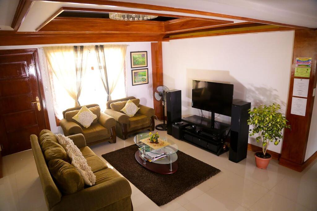 Florabells Iraya Guest House - Batanes Basco Kültér fotó