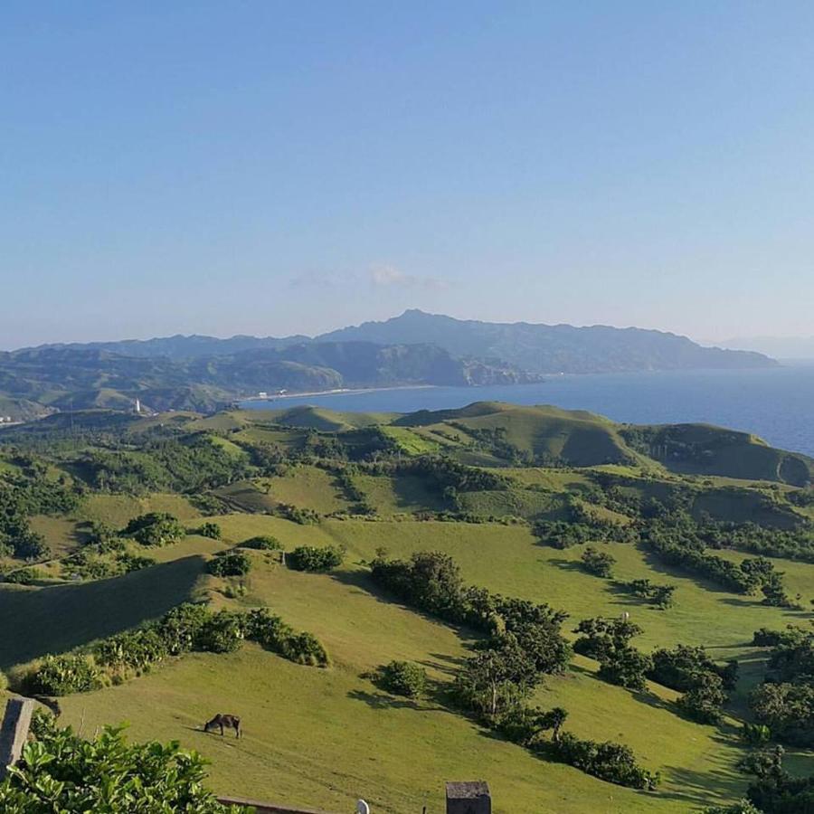 Florabells Iraya Guest House - Batanes Basco Kültér fotó
