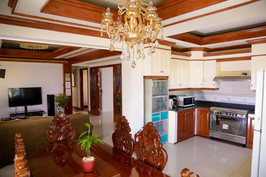 Florabells Iraya Guest House - Batanes Basco Kültér fotó