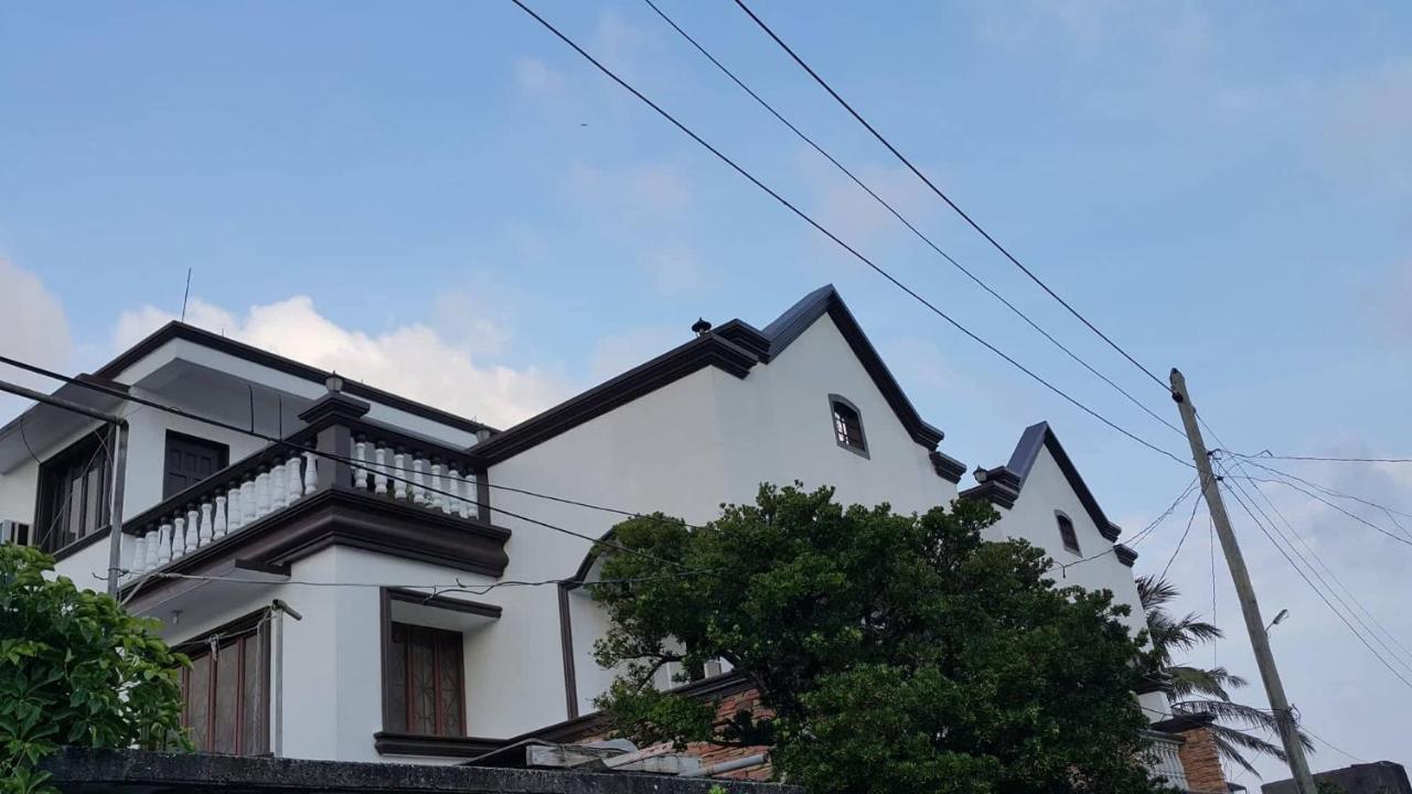 Florabells Iraya Guest House - Batanes Basco Kültér fotó
