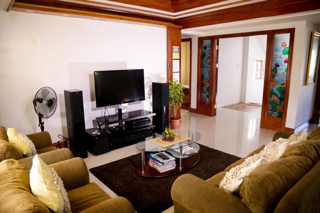 Florabells Iraya Guest House - Batanes Basco Kültér fotó