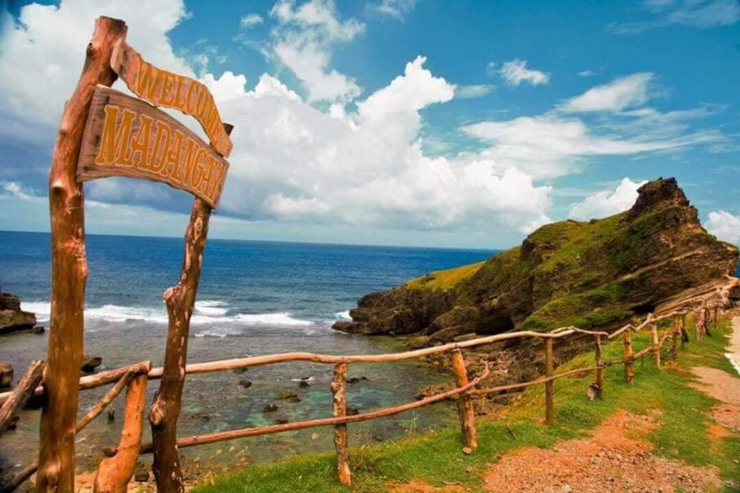 Florabells Iraya Guest House - Batanes Basco Kültér fotó